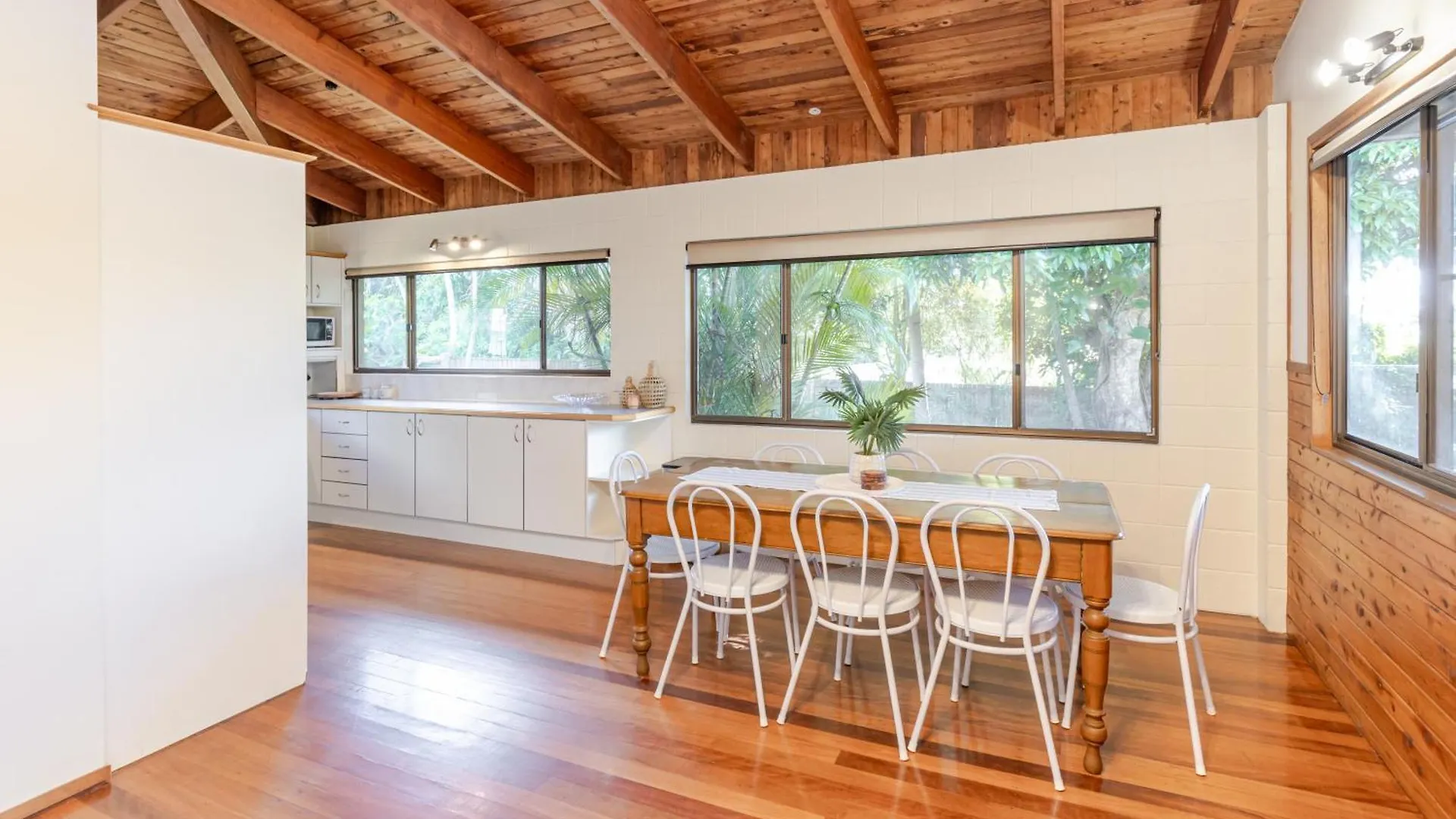 Buderim Lodge - Family Fun In Heart Of Sunshine Coast With Pool & Separate Studio 0*,  Australien