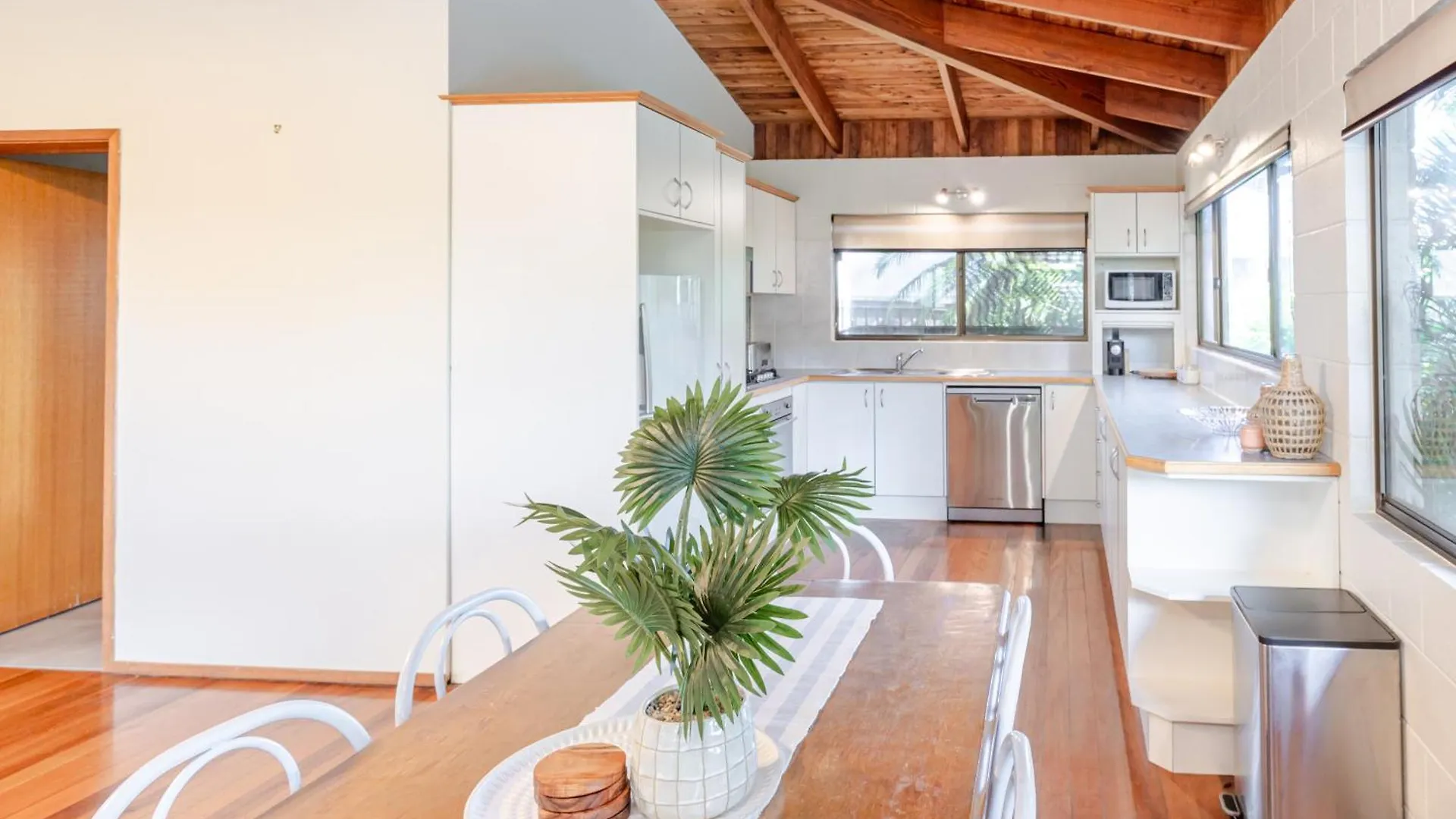 Feriehus Buderim Lodge - Family Fun In Heart Of Sunshine Coast With Pool & Separate Studio