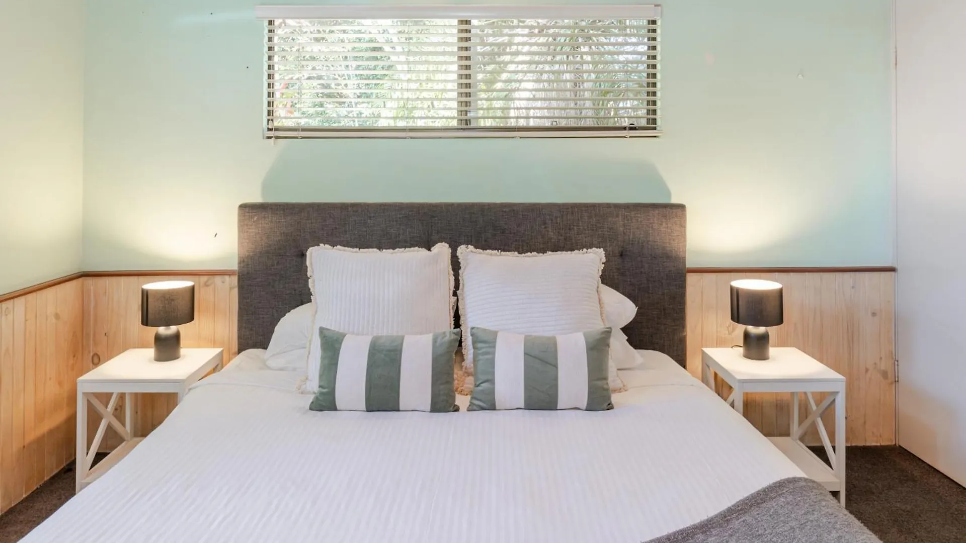 Buderim Lodge - Family Fun In Heart Of Sunshine Coast With Pool & Separate Studio 0*,